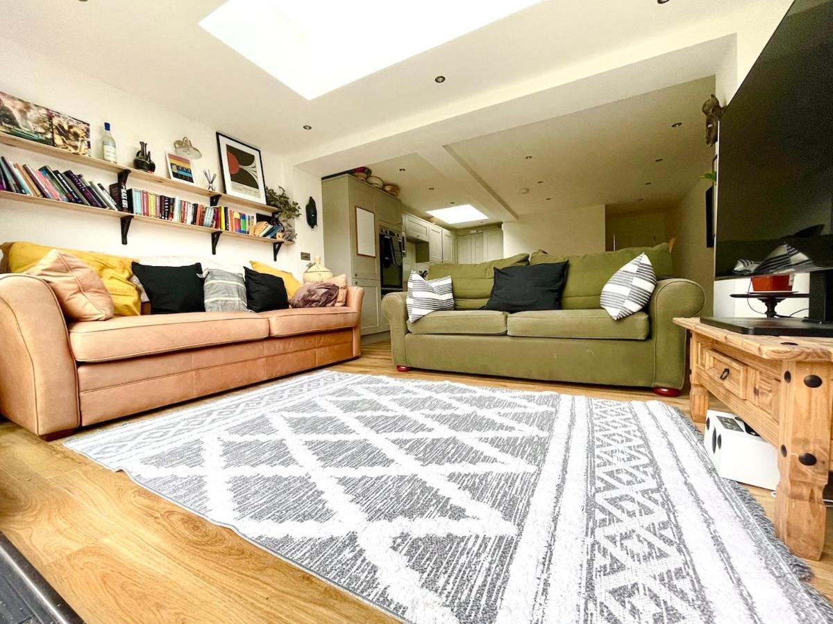 Hébergement de vacances Bright, Modern, Spacious With Garden Londres