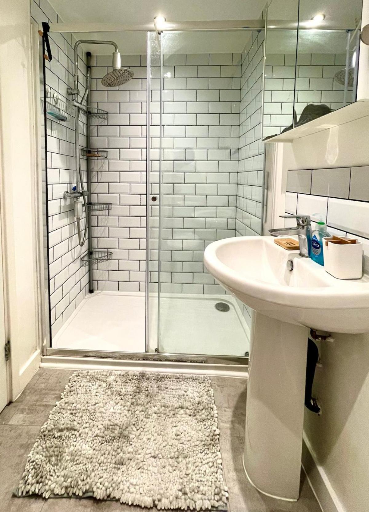 Bright, Modern, Spacious With Garden Hébergement de vacances *